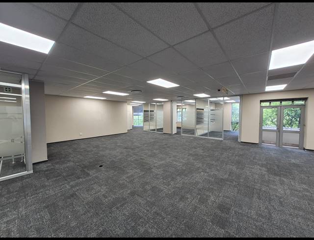 1,013M² OFFICE TO LET IN ILLOVO